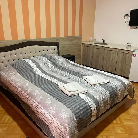 Bed&Breakfast Intermezzo Caffe Kikinda Екстериор снимка