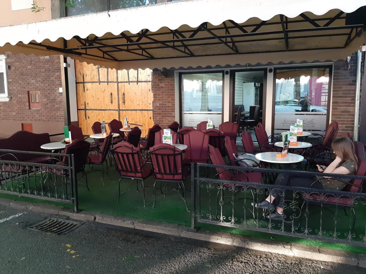 Bed&Breakfast Intermezzo Caffe Kikinda Екстериор снимка