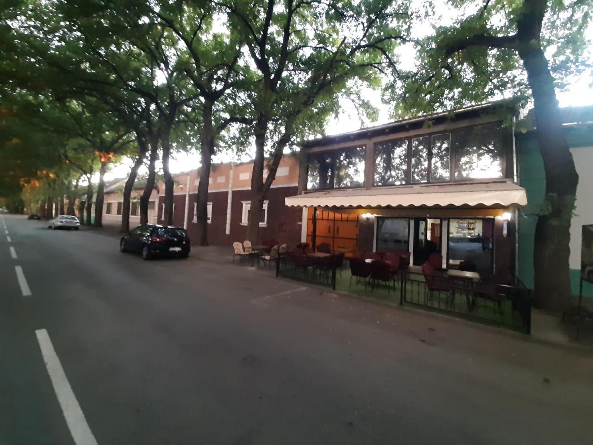 Bed&Breakfast Intermezzo Caffe Kikinda Екстериор снимка