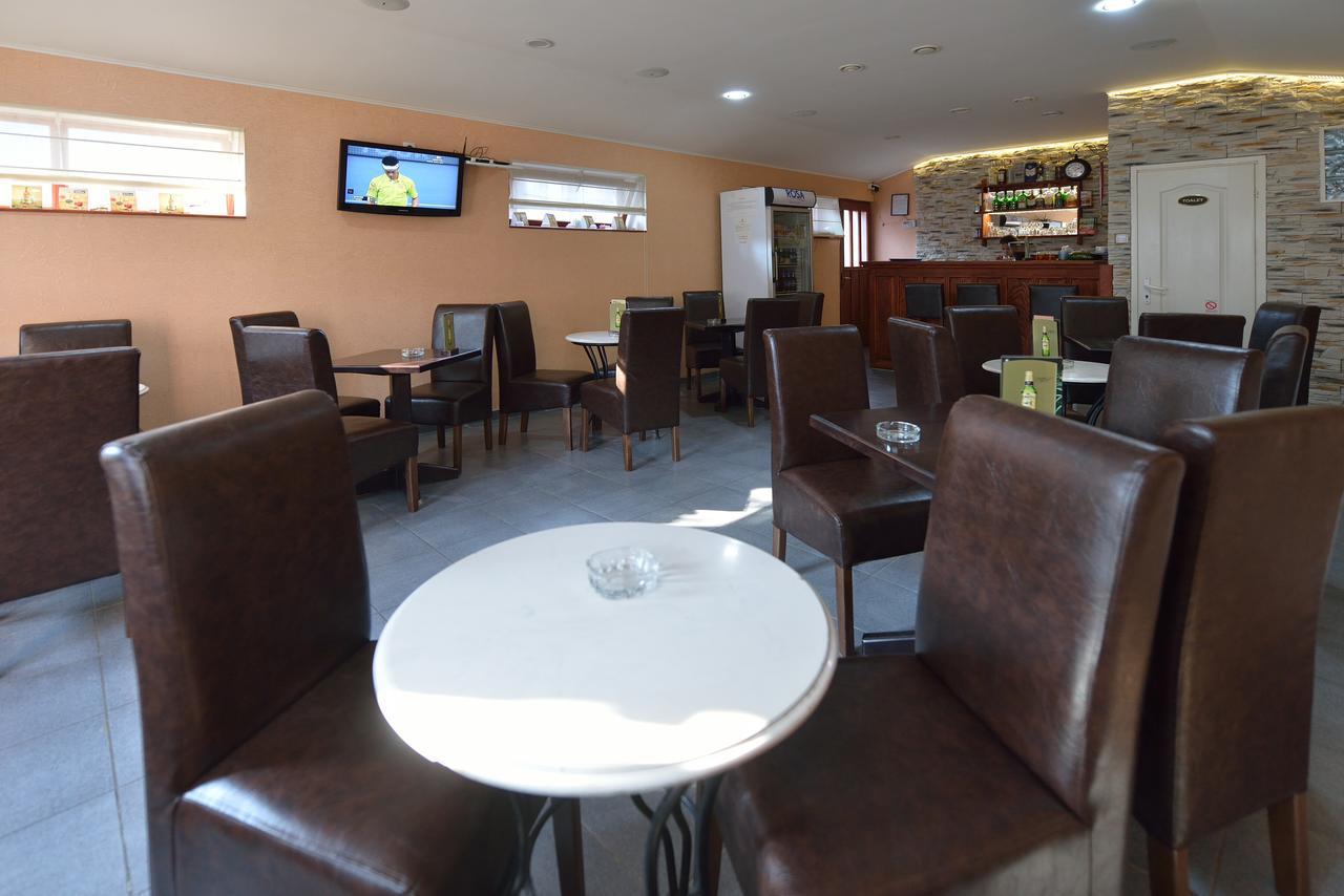 Bed&Breakfast Intermezzo Caffe Kikinda Екстериор снимка