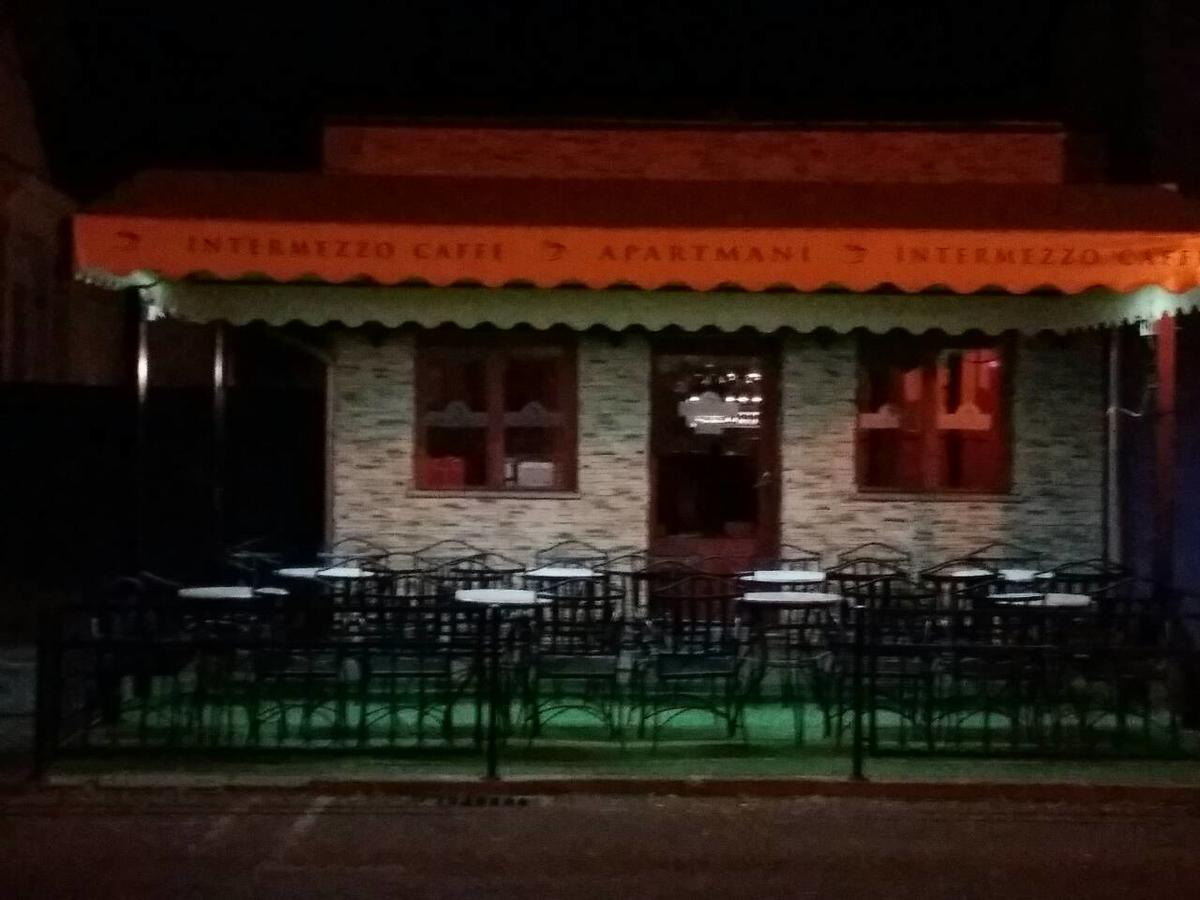 Bed&Breakfast Intermezzo Caffe Kikinda Екстериор снимка
