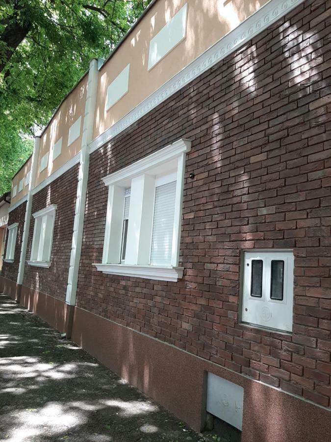 Bed&Breakfast Intermezzo Caffe Kikinda Екстериор снимка